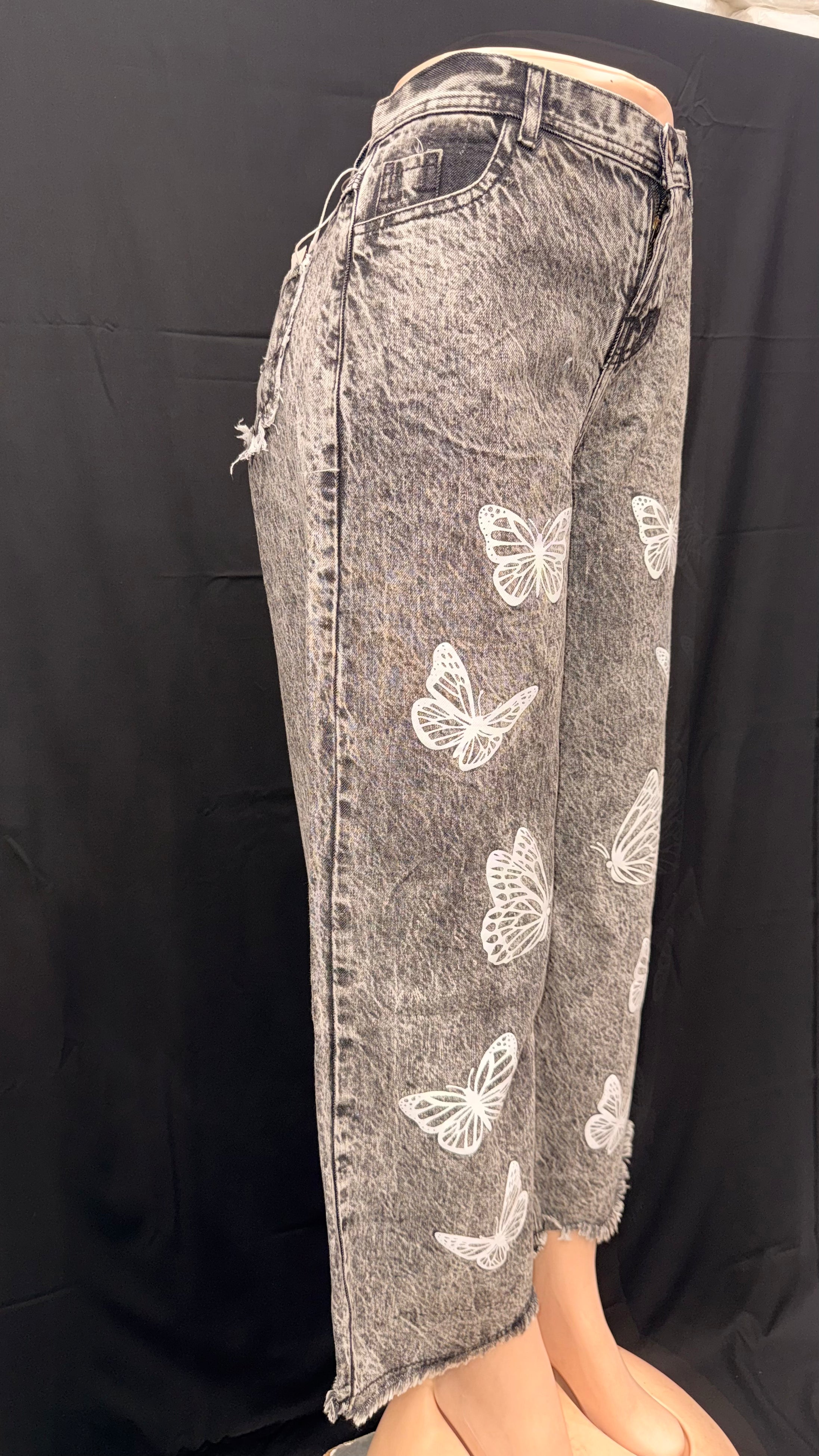 Plus Size Women Butterfly Print Button Waistband wide leg pant