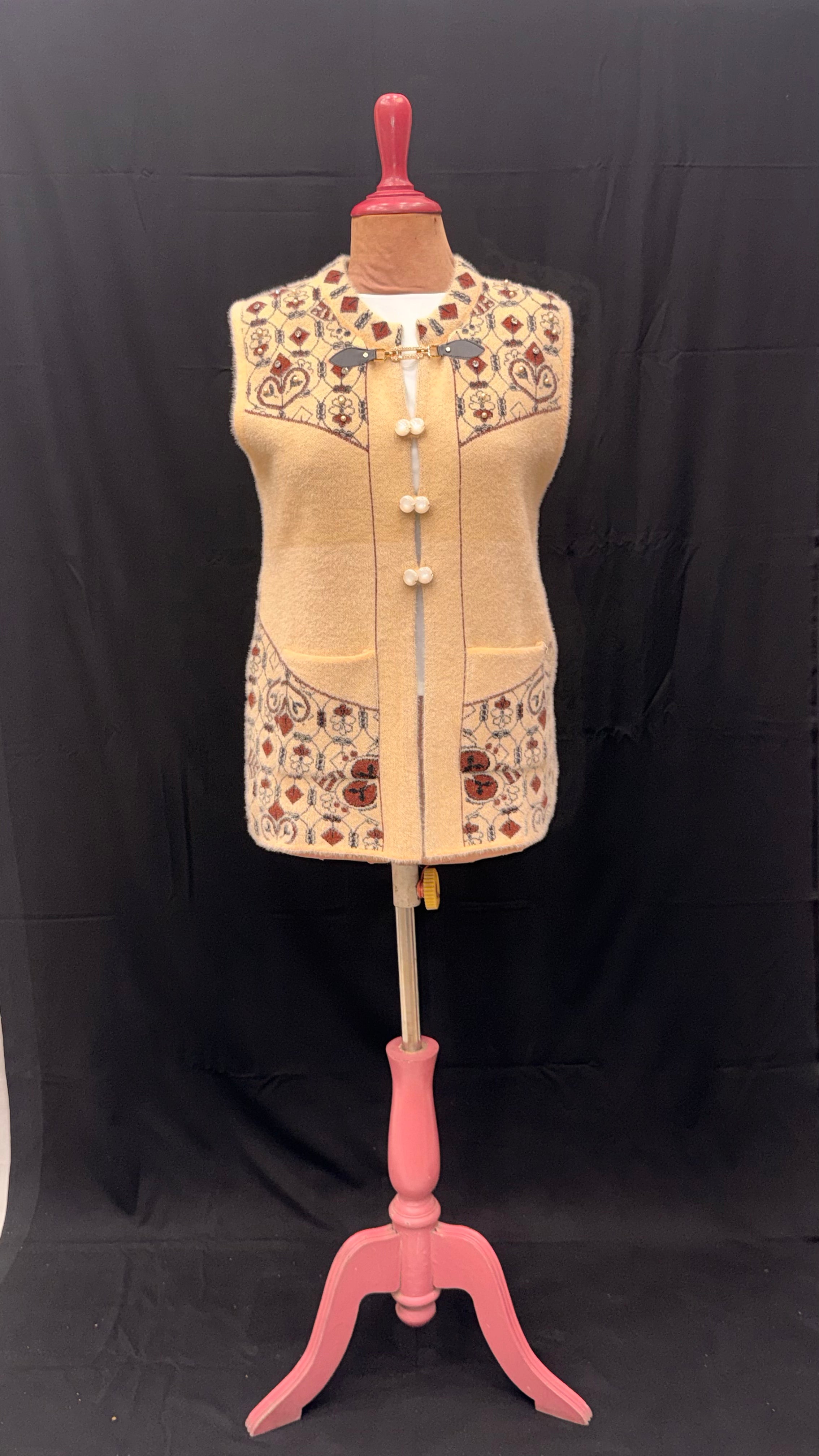 Women's Winterwear Woollen Sleeveless Cardigan/Sweater (Made of Pure Wool)