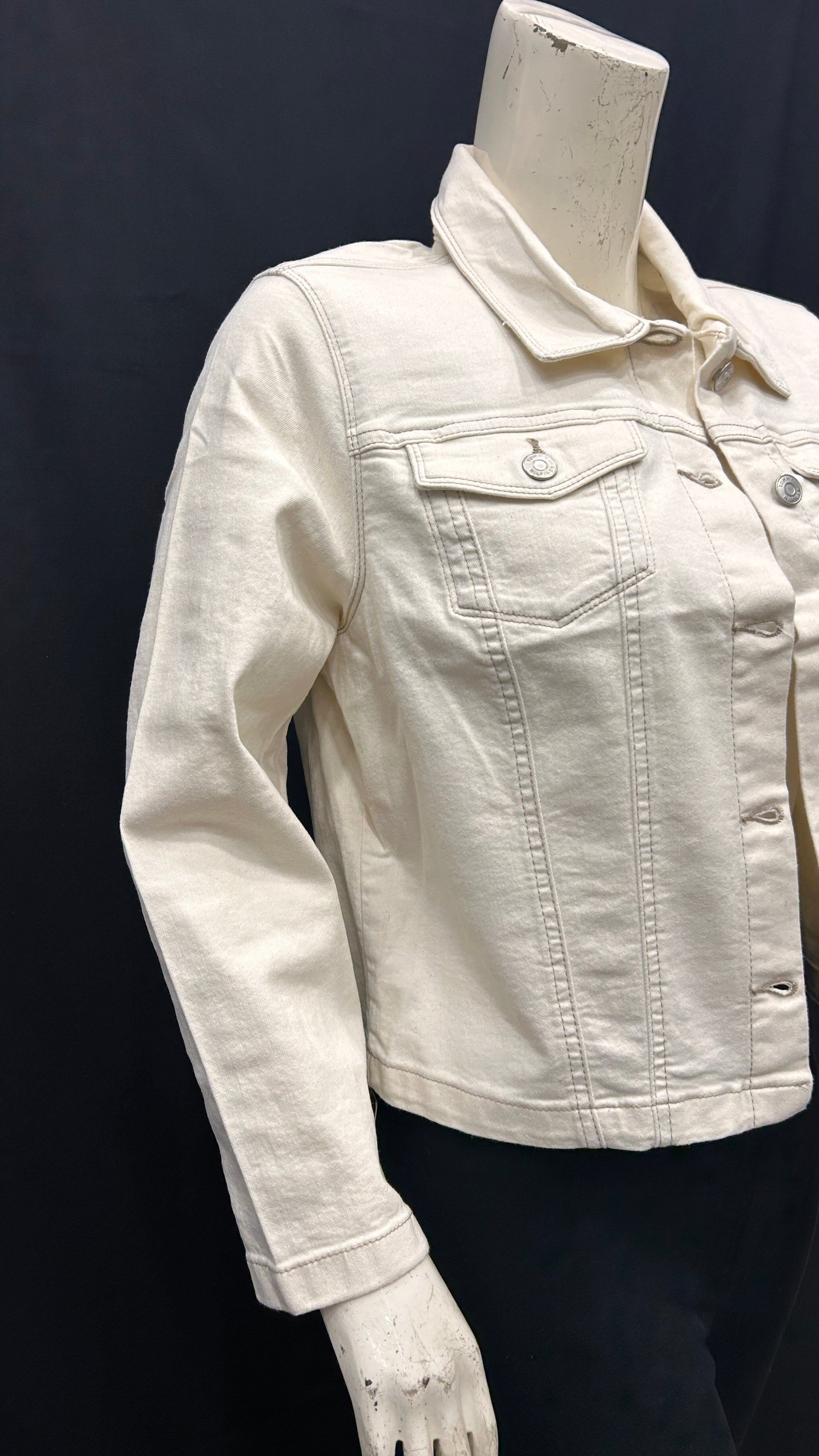 Women’s Off-White Classic Denim Jacket – Casual Everyday Layer