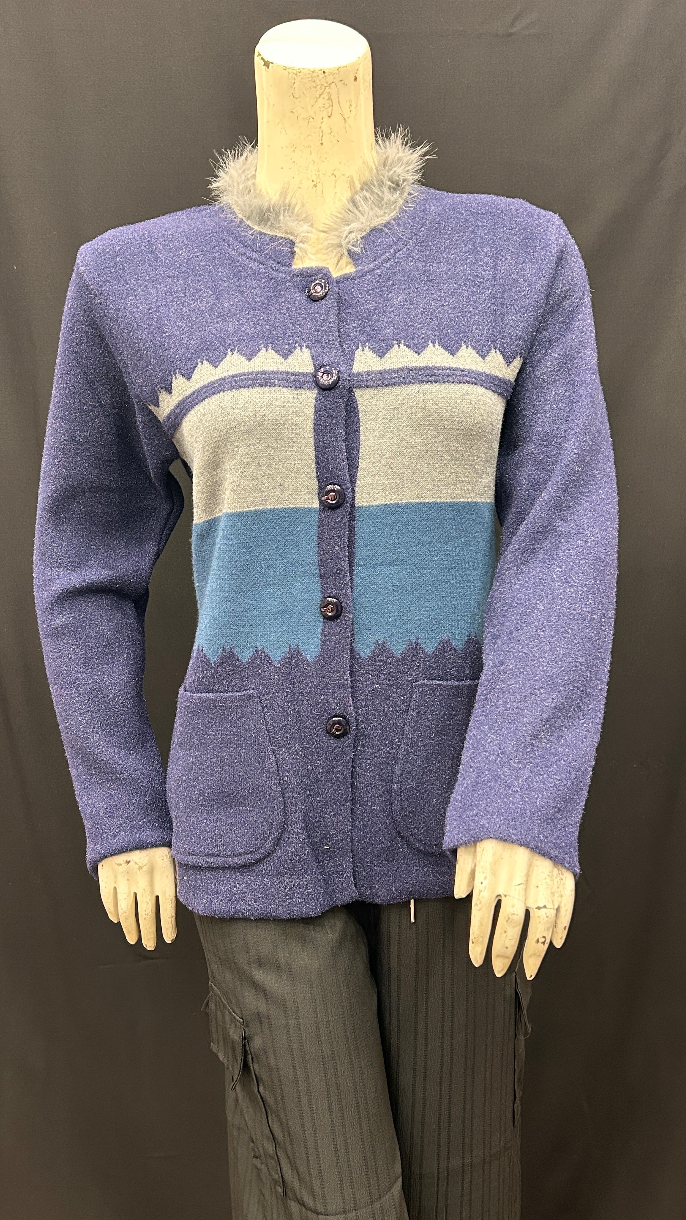 Cozy Wool-Blend Cardigan with Faux Fur Collar and Geometric Design