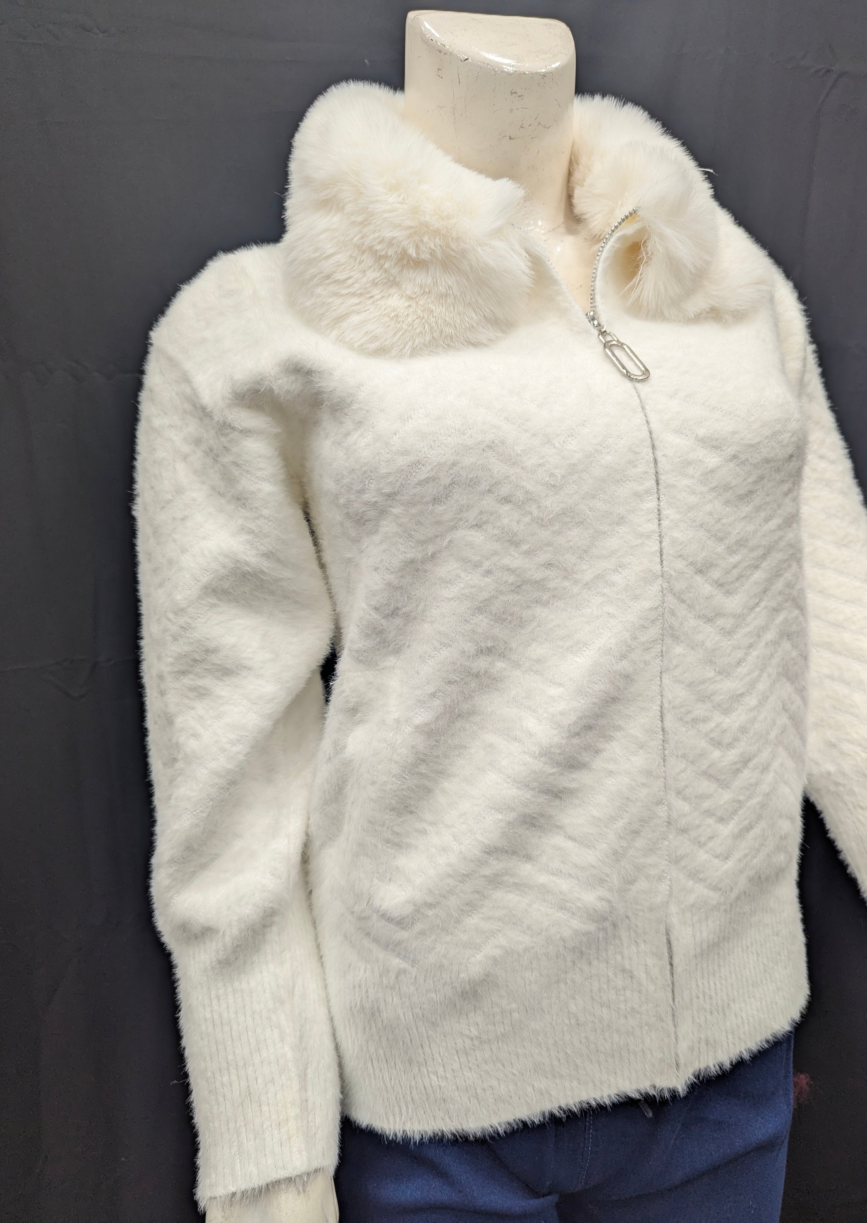 Pure White Fur-Collar Women’s Cardigan 🤍
