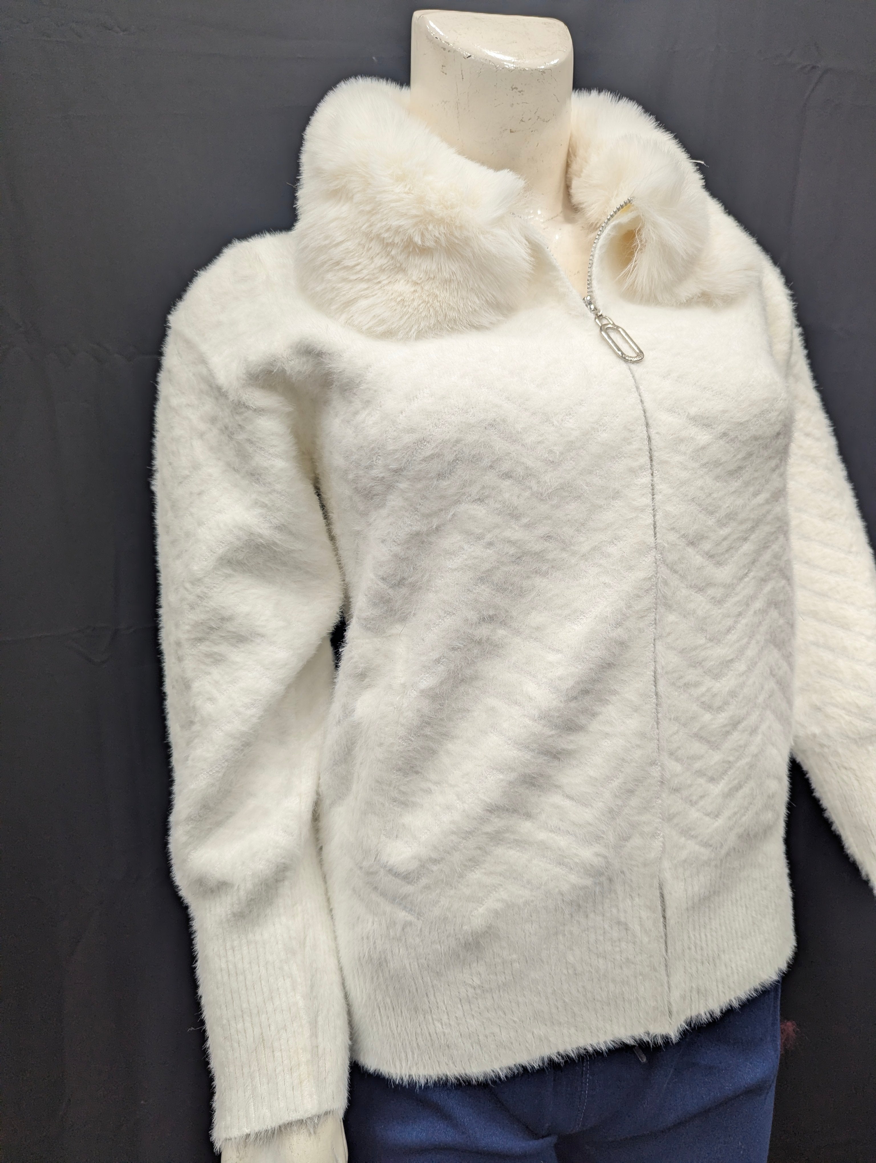 Pure White Fur-Collar Women’s Cardigan 🤍