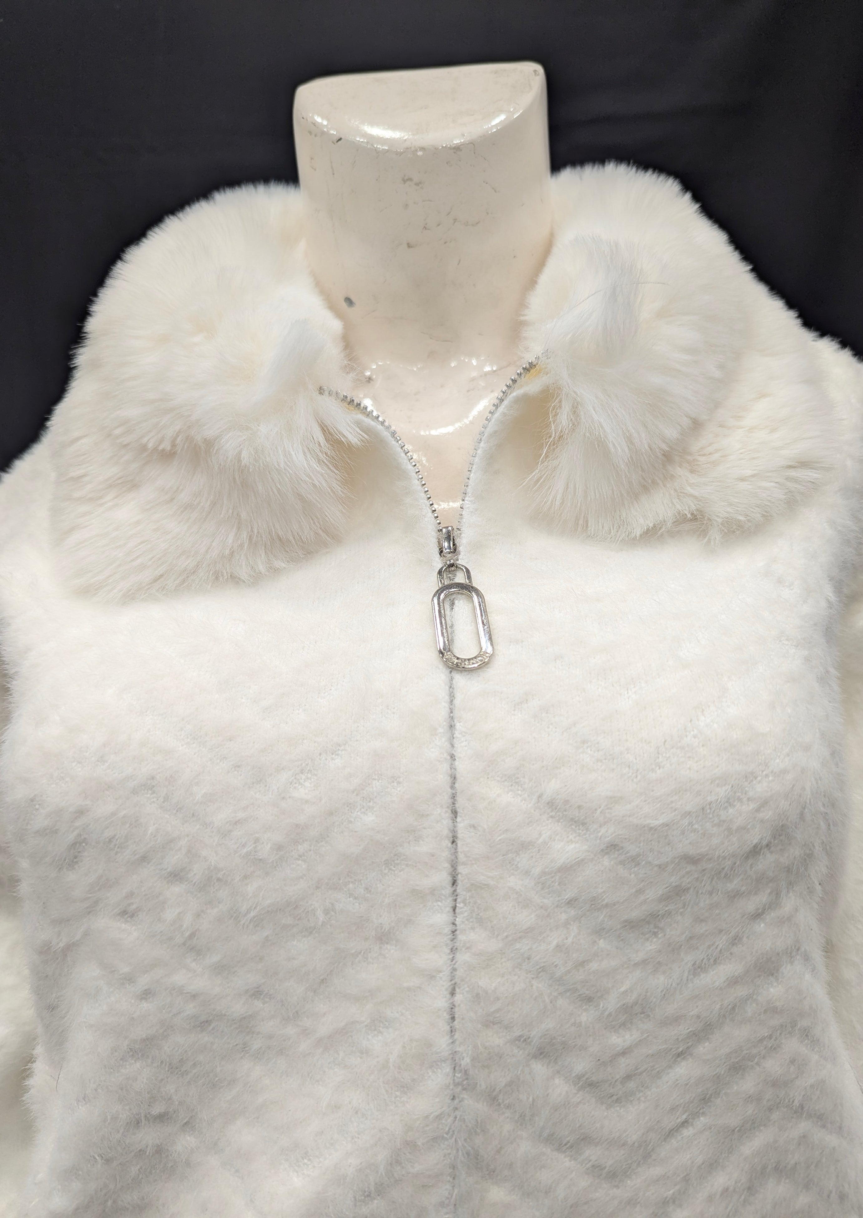 Pure White Fur-Collar Women’s Cardigan 🤍