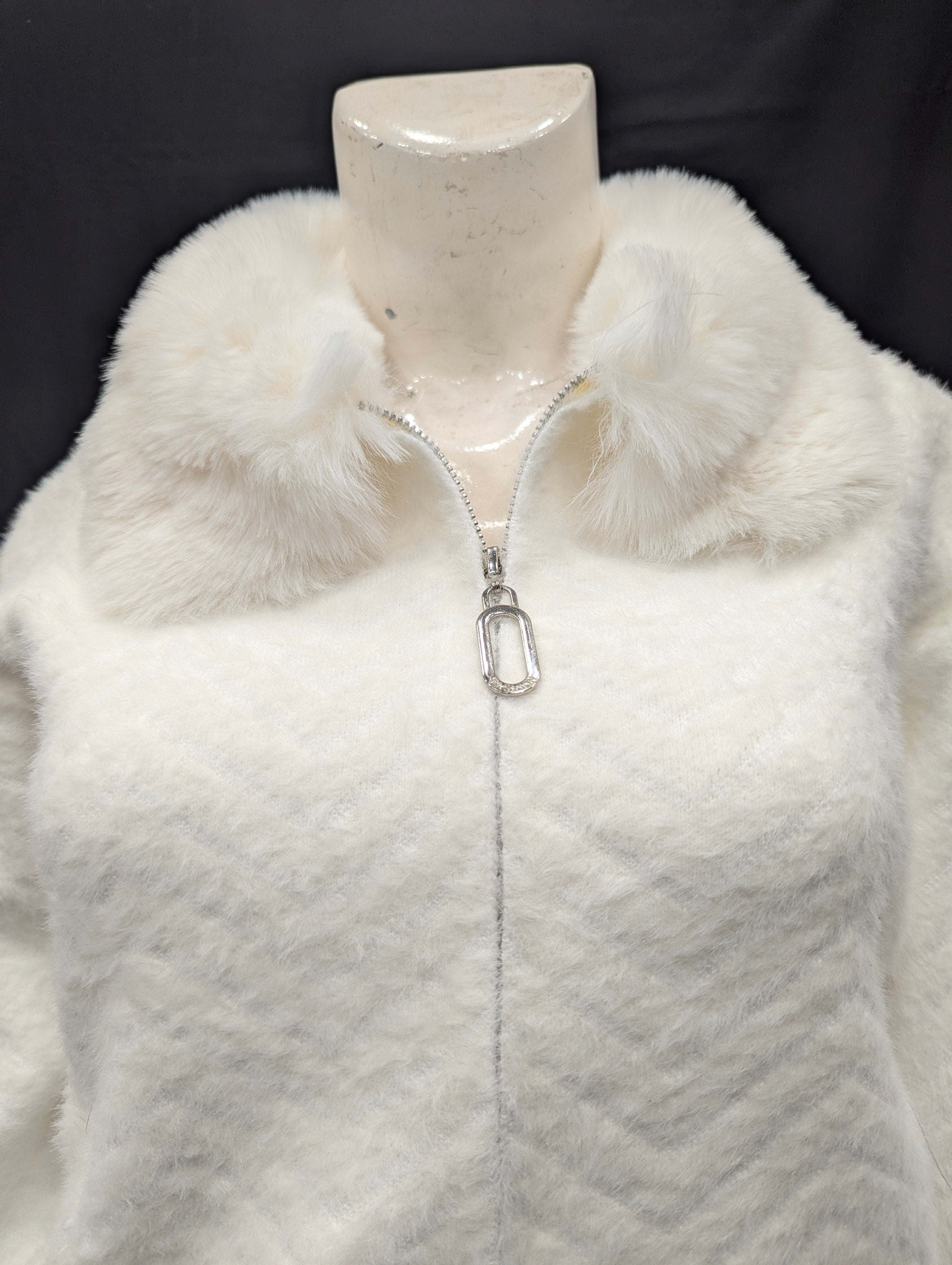 Pure White Fur-Collar Women’s Cardigan 🤍
