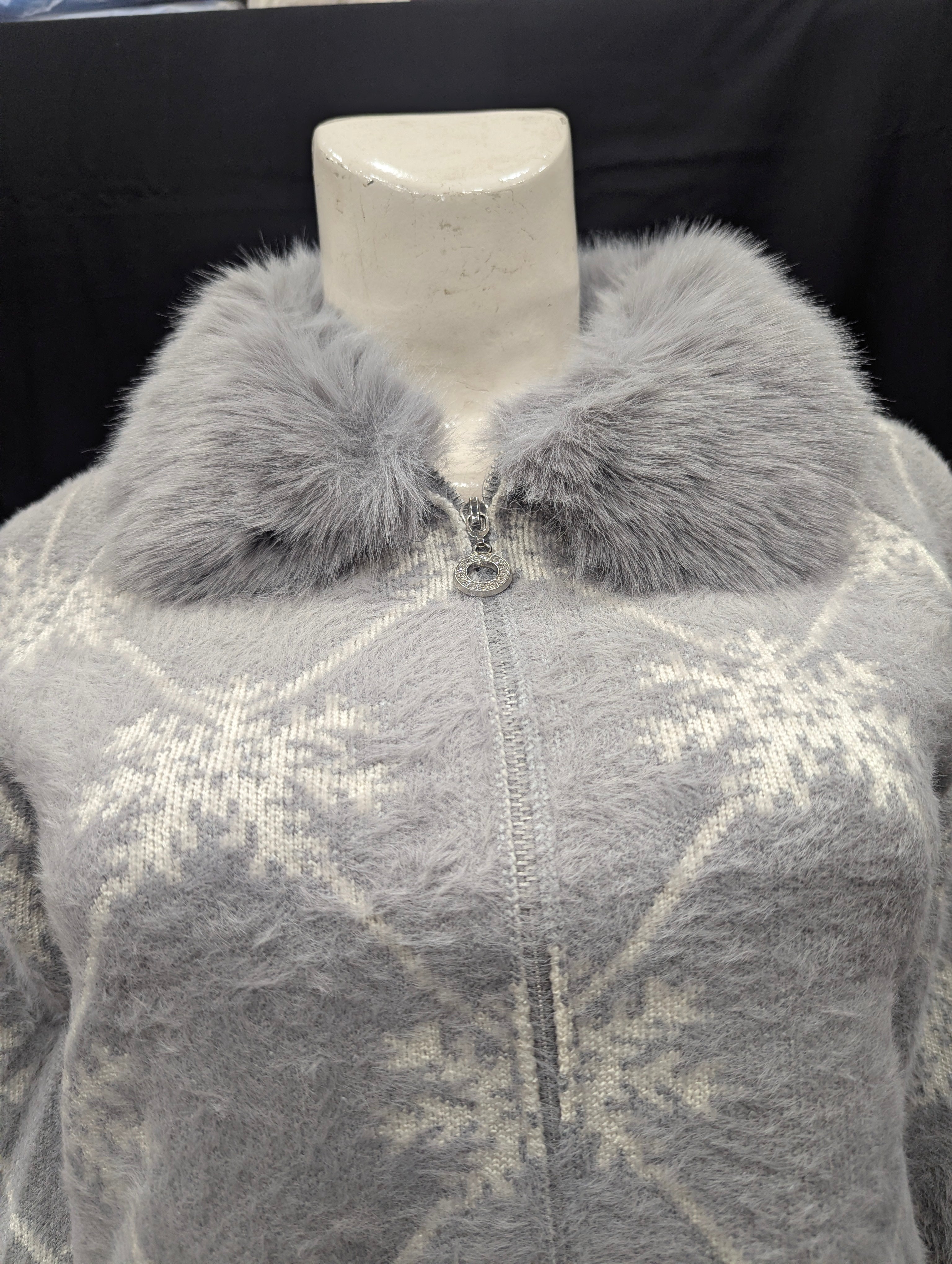 Frost Grey Fur-Collar Snowflake Knit Cardigan
