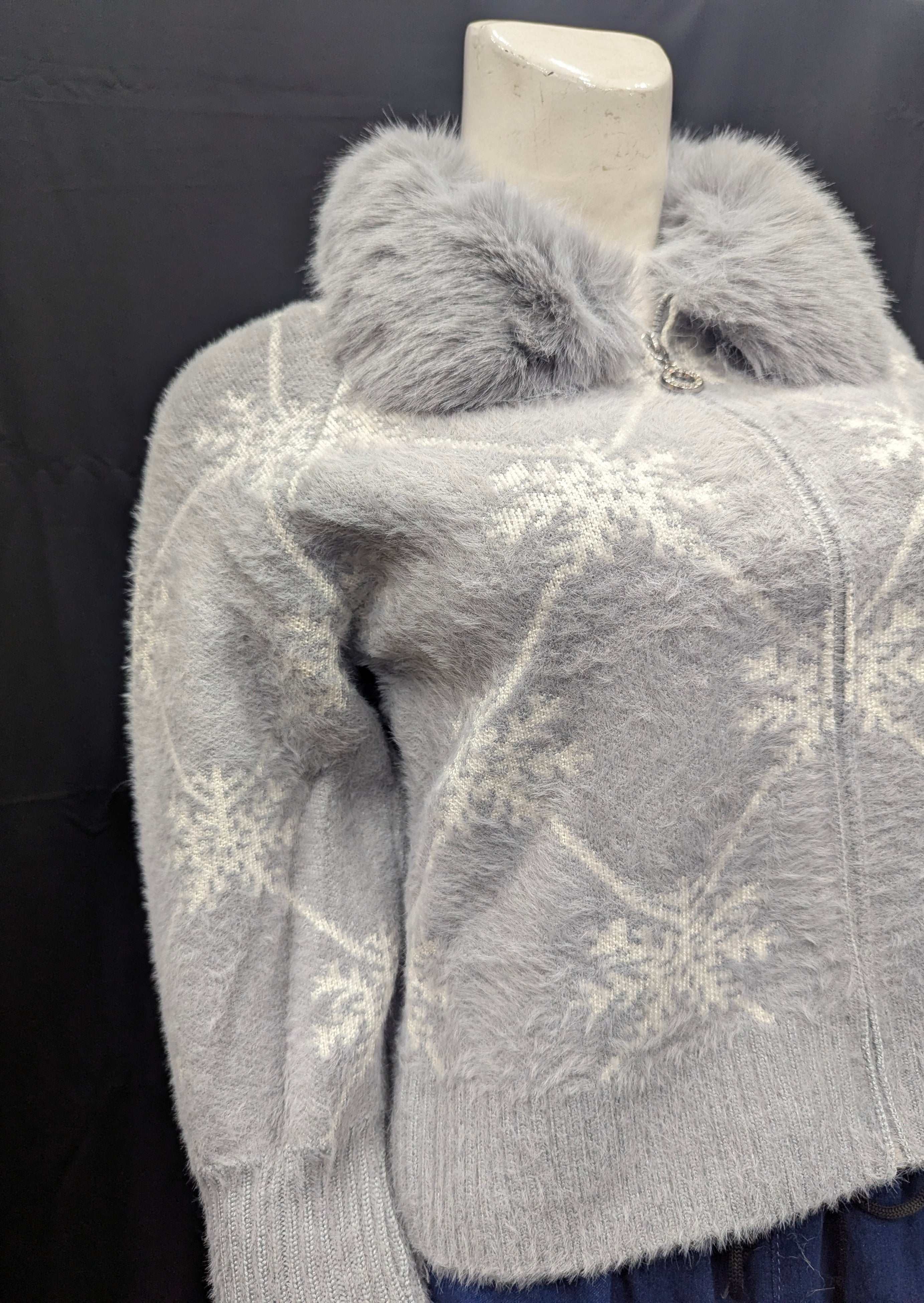 Frost Grey Fur-Collar Snowflake Knit Cardigan