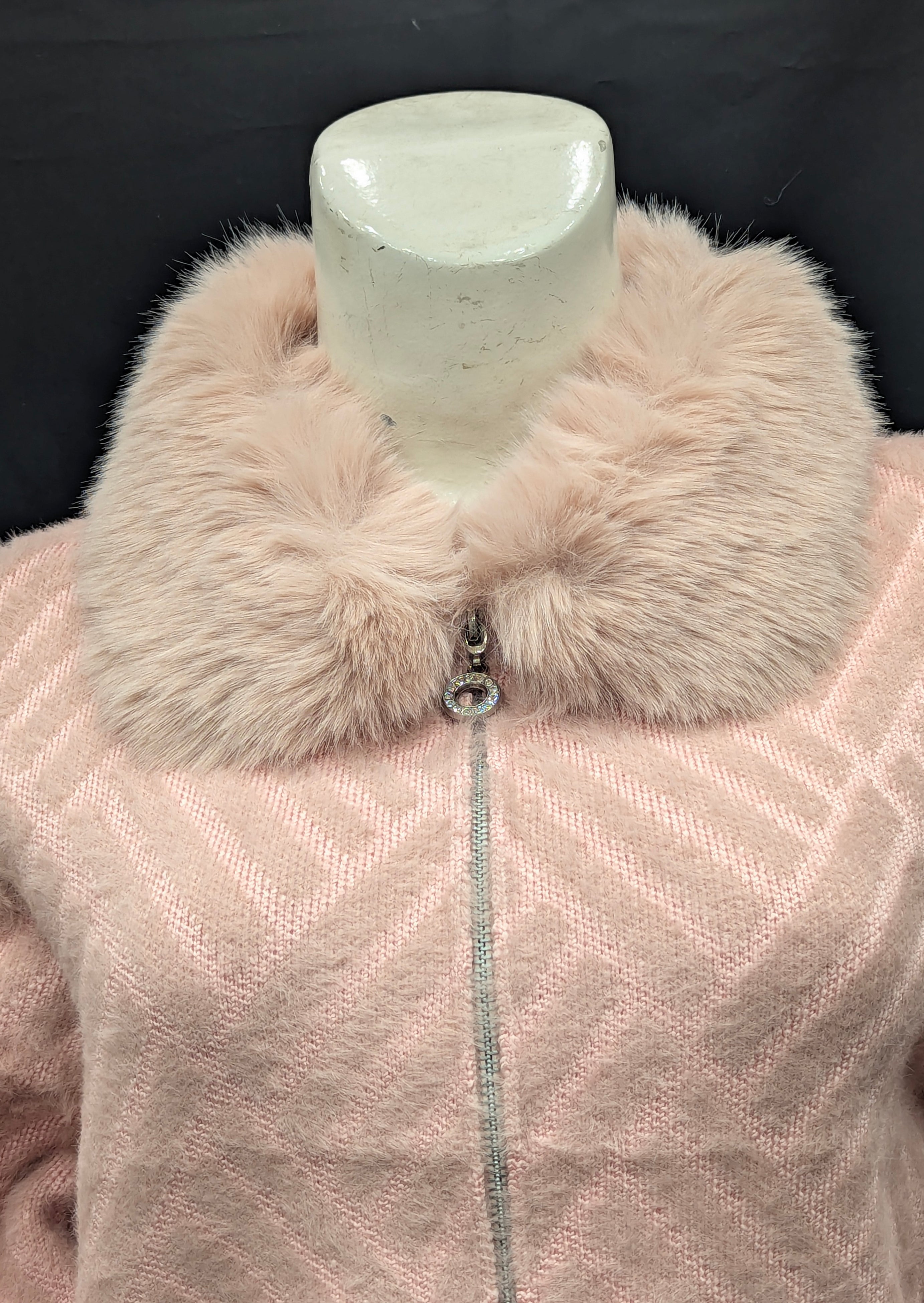 Light Pink Fur-Collar Women’s Cardigan 🌸