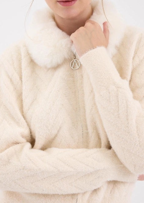 Pure White Fur-Collar Women’s Cardigan 🤍